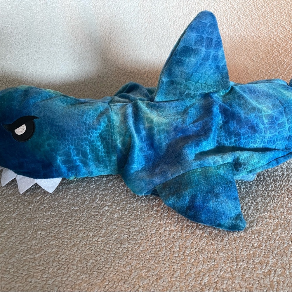 SOLD NWOT Dog Pet Costume blur and Red Shark - Picture 3 of 4